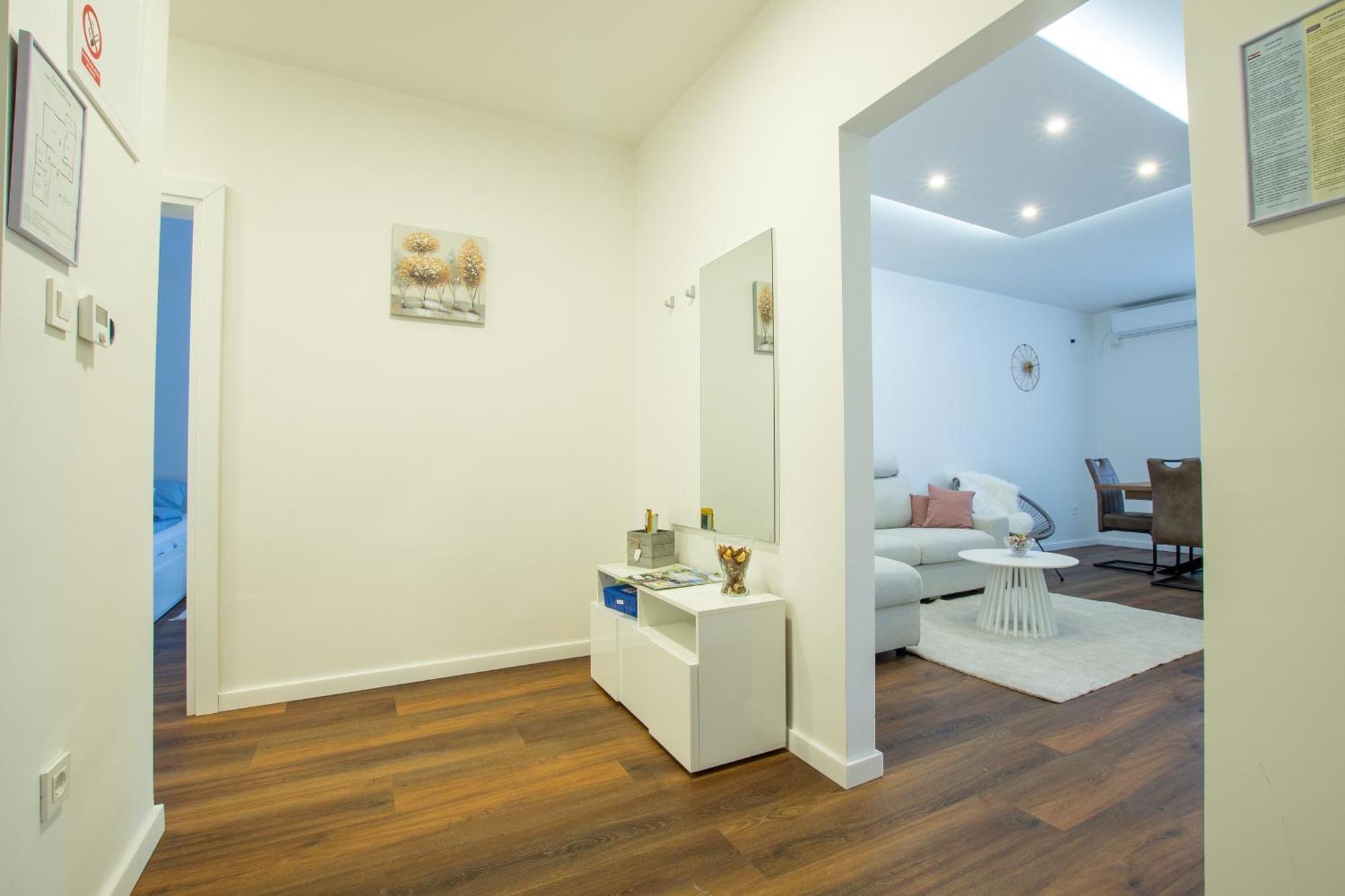 Apartman Valentina - Self Check In And Check Out Otocac Exterior photo