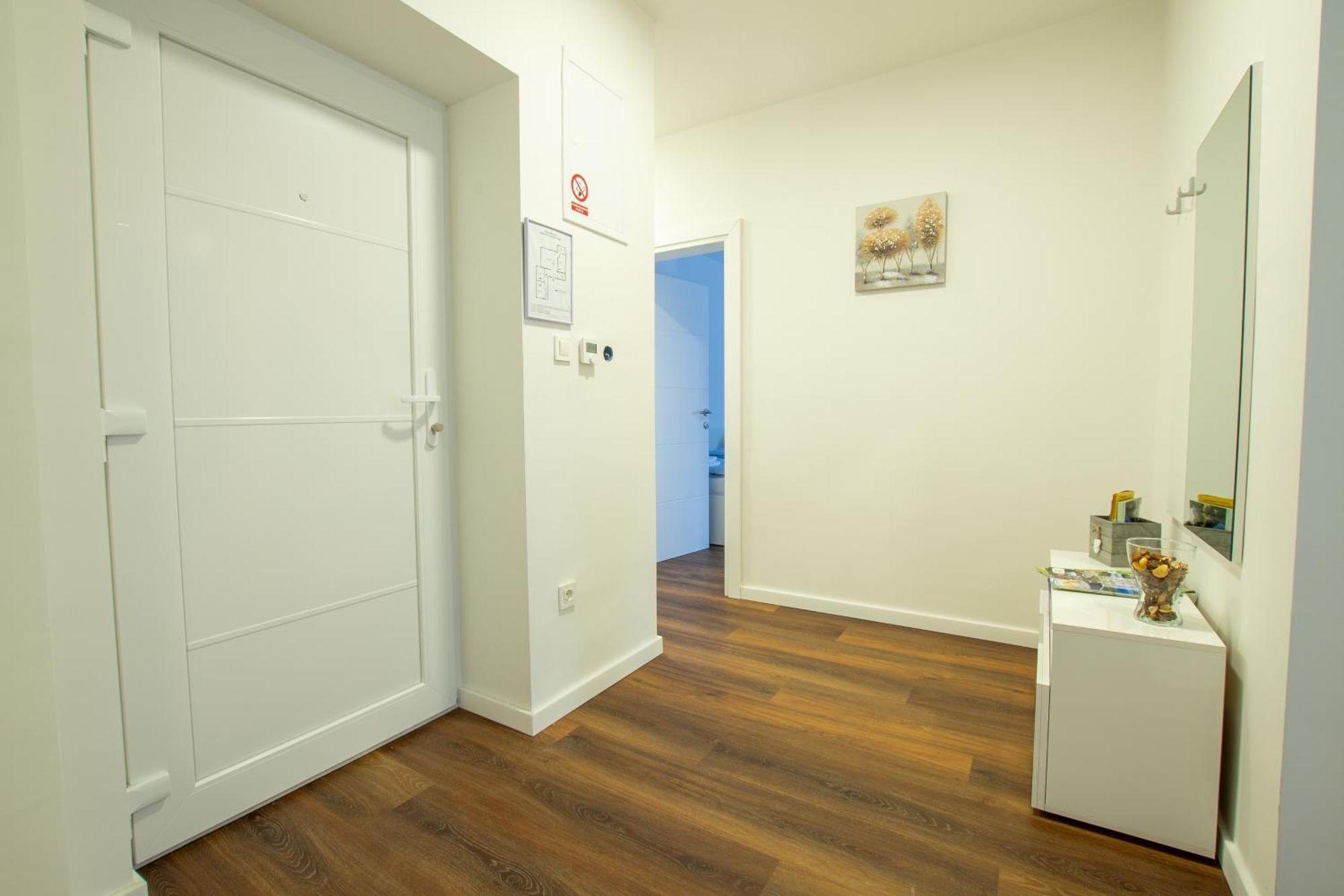 Apartman Valentina - Self Check In And Check Out Otocac Exterior photo